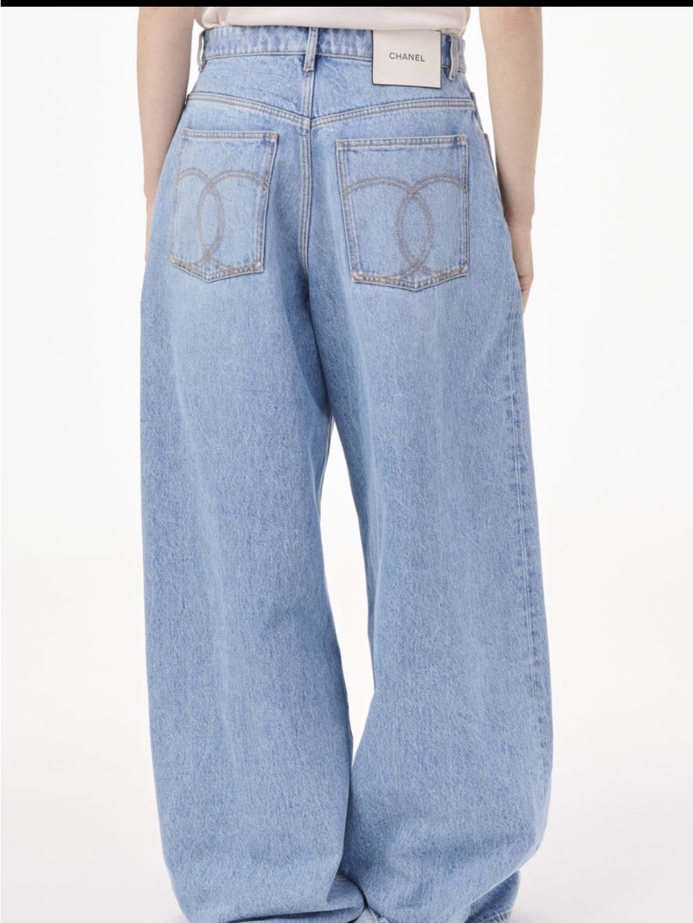 CHANEL Light Blue Straight-Leg Denim Jeans with Signature Back Pocket Stitching - Picture 3 of 6